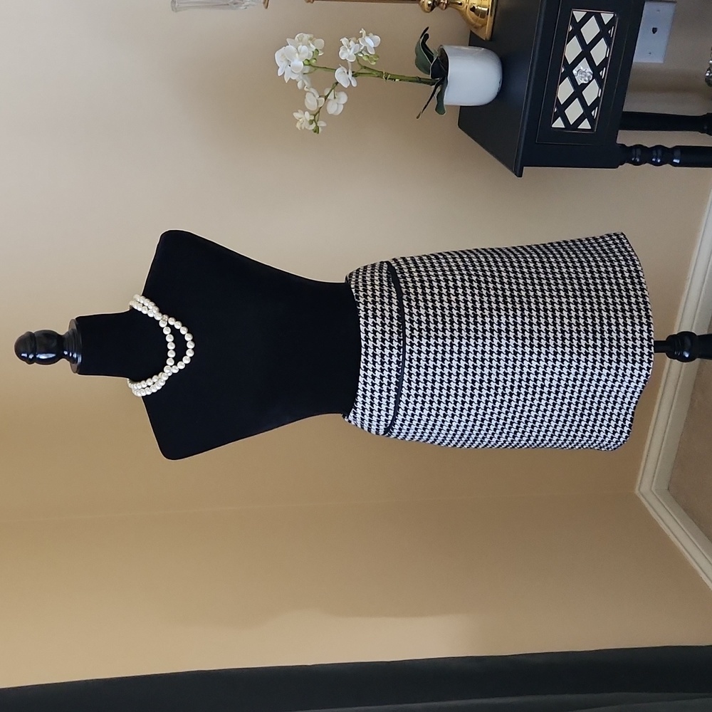 APOSTROPHE Vintage Houndstooth Skirt Size 6